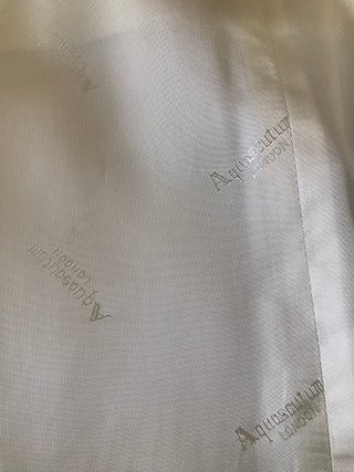 Gabardina Aquascutum Beige caballero en pura seda.