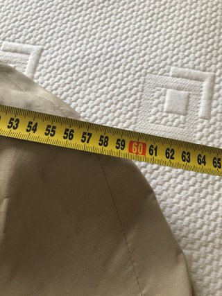 Gabardina Aquascutum Beige caballero en pura seda.