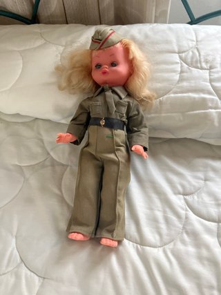 Muñeca Mili con Uniforme