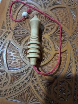 Péndulo Egipcio de Madera