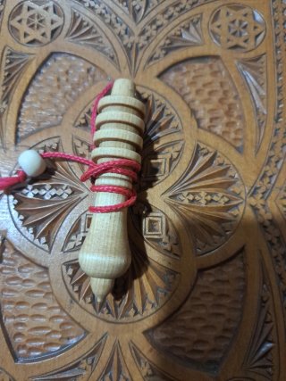 Péndulo Egipcio de Madera