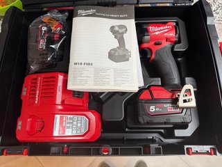 Atornillador de Impacto Milwaukee M18 FUEL
