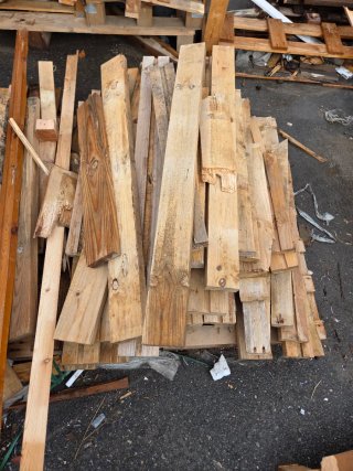 Listones de madera y palets