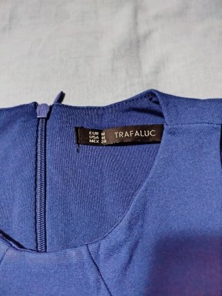Vestido azul con cremallera lateral