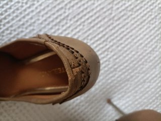 Zapatos de Tacón Alto Beige
