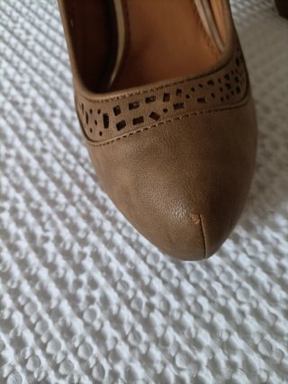 Zapatos de Tacón Alto Beige