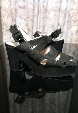 Sandalias Lola Tokio plataforma tacón ancho negras