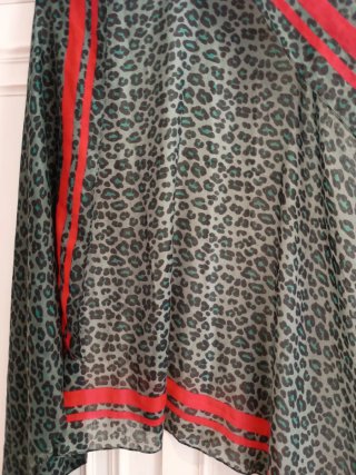 Foulard estampado animal print verde