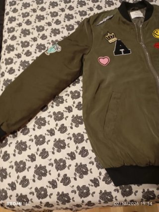 Cazadora bomber mujer parches