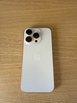 iPhone 16 Pro 128GB Titanio color desierto