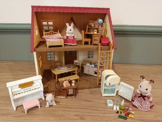Lote Sylvanian Families: Casa + 4 Sets extra