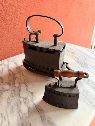 Juego Planchas Carbón Antiguas con Soporte
