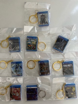 Llaveros de juegos ps4.  •Ver descripción