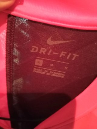 Camiseta Nike Deportiva Rosa y Negra