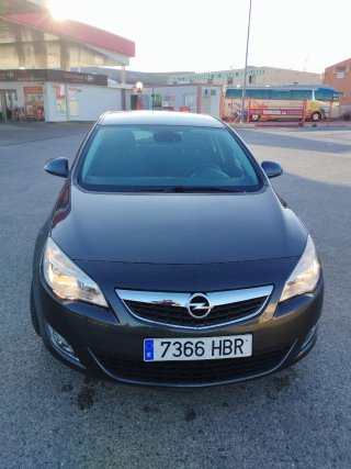 Opel Astra 2011