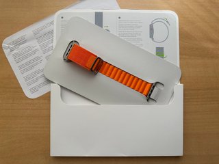 Apple Watch ULTRA 49mm. Orange Alpine Loop S