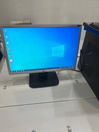 PC de Sobremesa Acer con Monitor