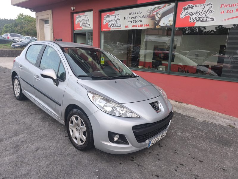Peugeot 207 1.4i Business Line 2011