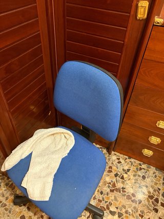 URGE VENTA Mueble de madera con vitrina y cajones