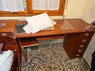 URGE VENTA Mueble de madera con vitrina y cajones