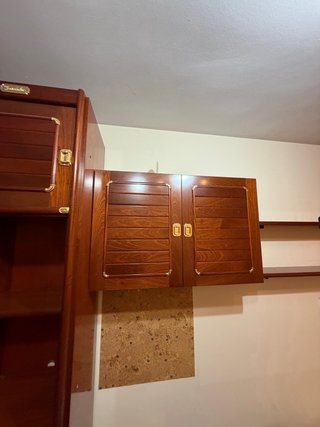 URGE VENTA Mueble de madera con vitrina y cajones