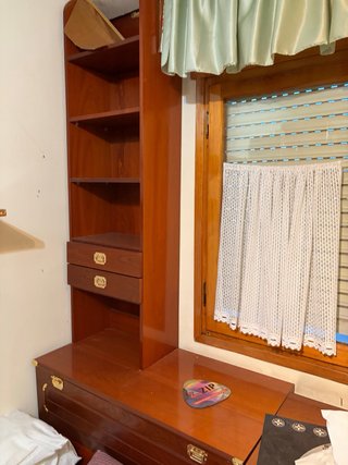URGE VENTA Mueble de madera con vitrina y cajones