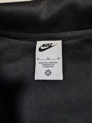 Sudadera Nike Negra con Detalles Neón