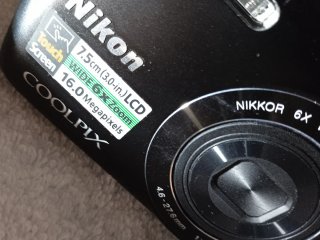 Lotto di 3 fotocamere Nikon COOLPIX + altre fotocamere