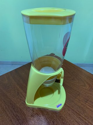 Dispenser per cereali e caramelle
