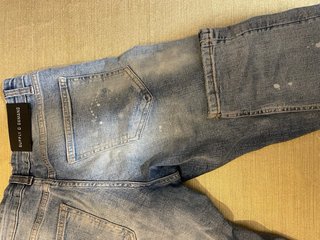 Jeans Supply & Demand strappati