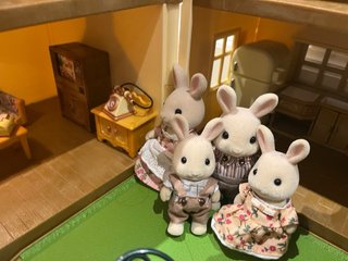 Casa de Luces Sylvanian Families con 3 Familias