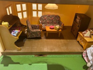 Casa de Luces Sylvanian Families con 3 Familias