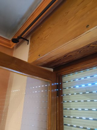 Dos ventanas de madera