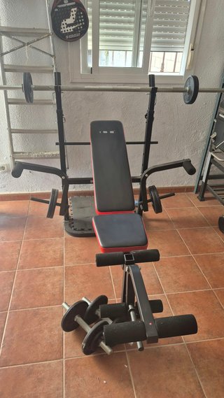 Banco de pesas ISE con barra y mancuernas