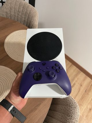 Xbox Series S con 2 mandos