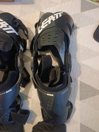 Joelheiras Leatt X-Frame Hybrid XL ortopédicas