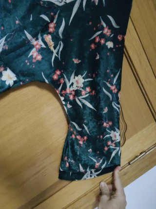 Vestido de Terciopelo Verde Floreado