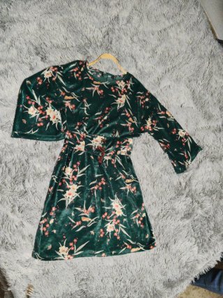 Vestido de Terciopelo Verde Floreado