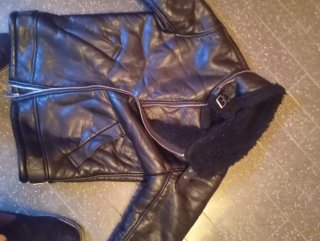 Giubbotto in pelle nera taglia L