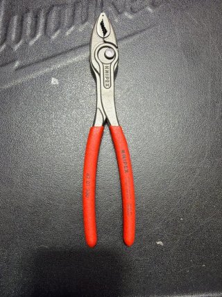 Alicate Knipex frontal y lateral