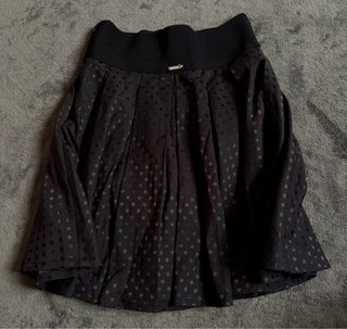 Falda Negra con Estampado de Lunares