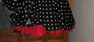 Vestido Flamenca Lunares y Flores Rojas
