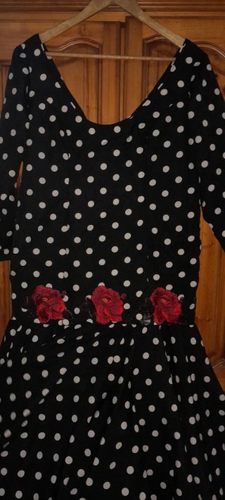 Vestido Flamenca Lunares y Flores Rojas