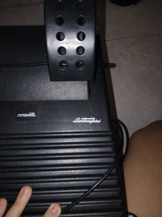 Volante PC Atomic Gallardo con Pedales