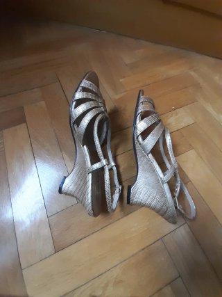Sandalias doradas East5th talla 36