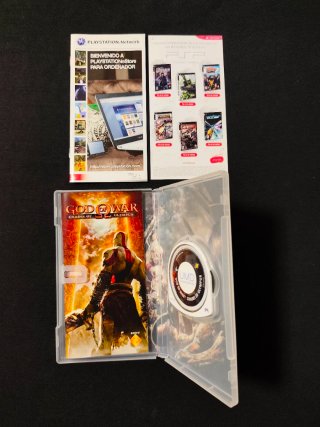 God of War Chains of Olympus. PSP.