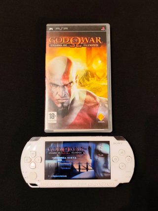 God of War Chains of Olympus. PSP.