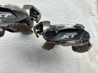 Pedales Shimano XT M8100