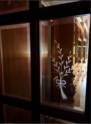 Puerta madera maciza acristalada ( tengo dos )