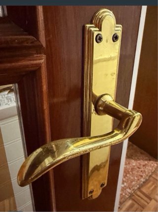 Puerta madera maciza acristalada ( tengo dos )